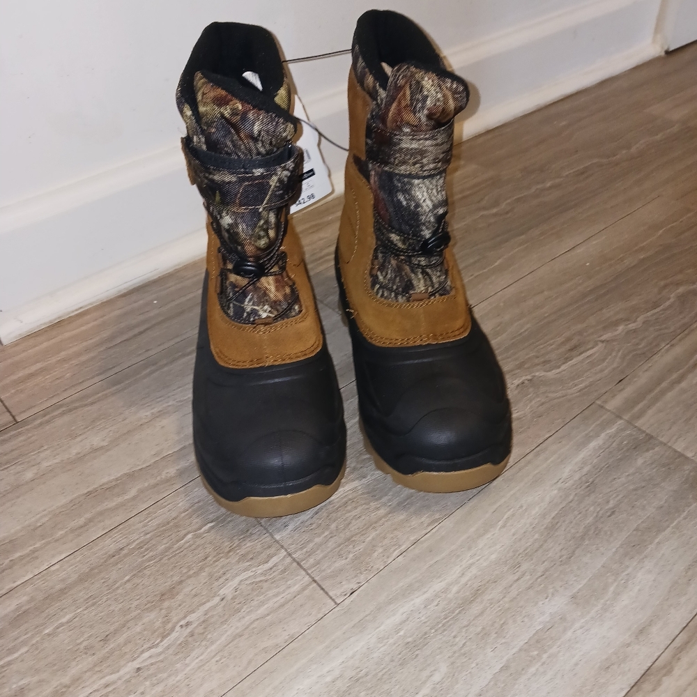 Men's Ozark Trail Pack Snow Boots $30 each.  Feel free to ask questions.